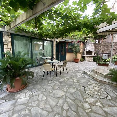 Guesthouse Tri Palme Bečići エクステリア 写真