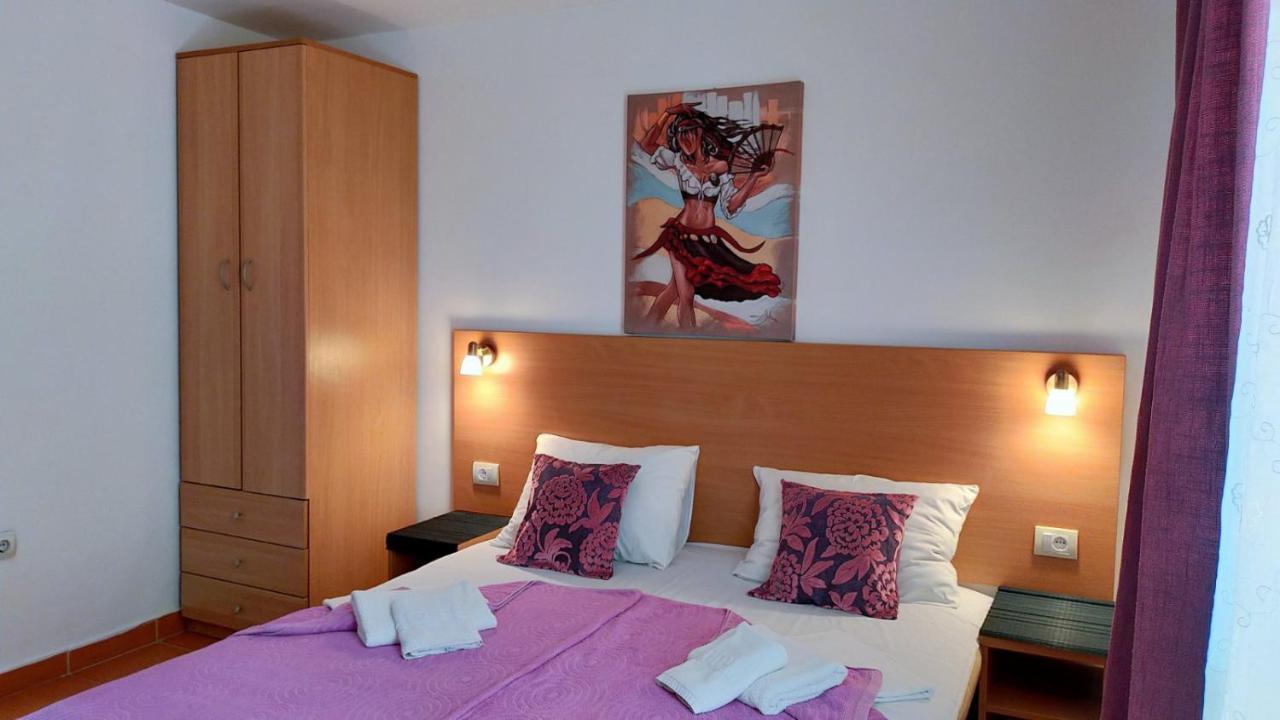 Guesthouse Tri Palme Bečići エクステリア 写真