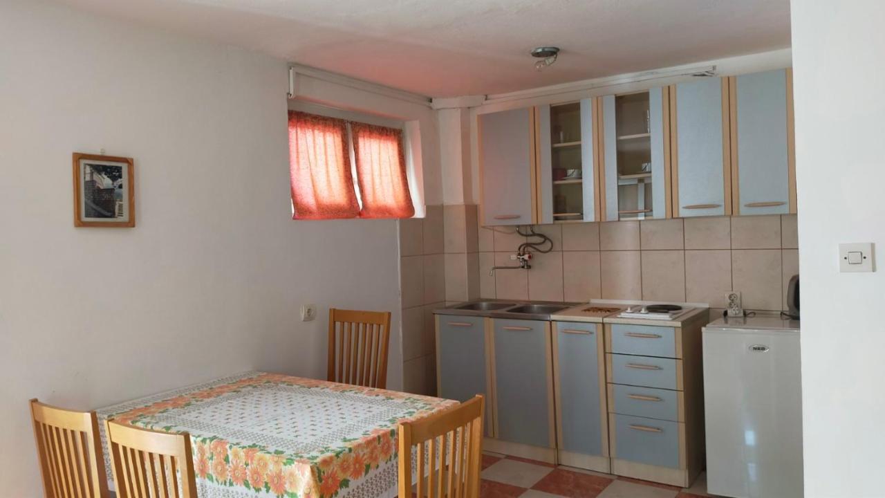 Guesthouse Tri Palme Bečići エクステリア 写真