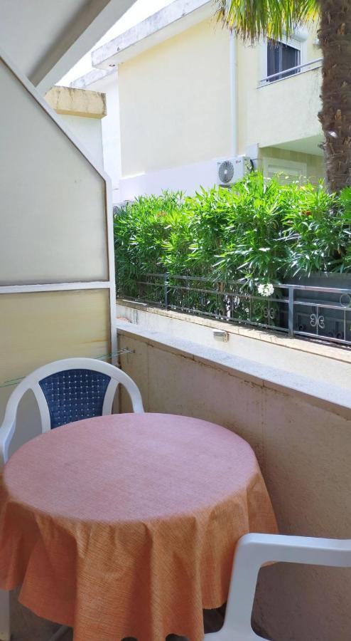 Guesthouse Tri Palme Bečići エクステリア 写真
