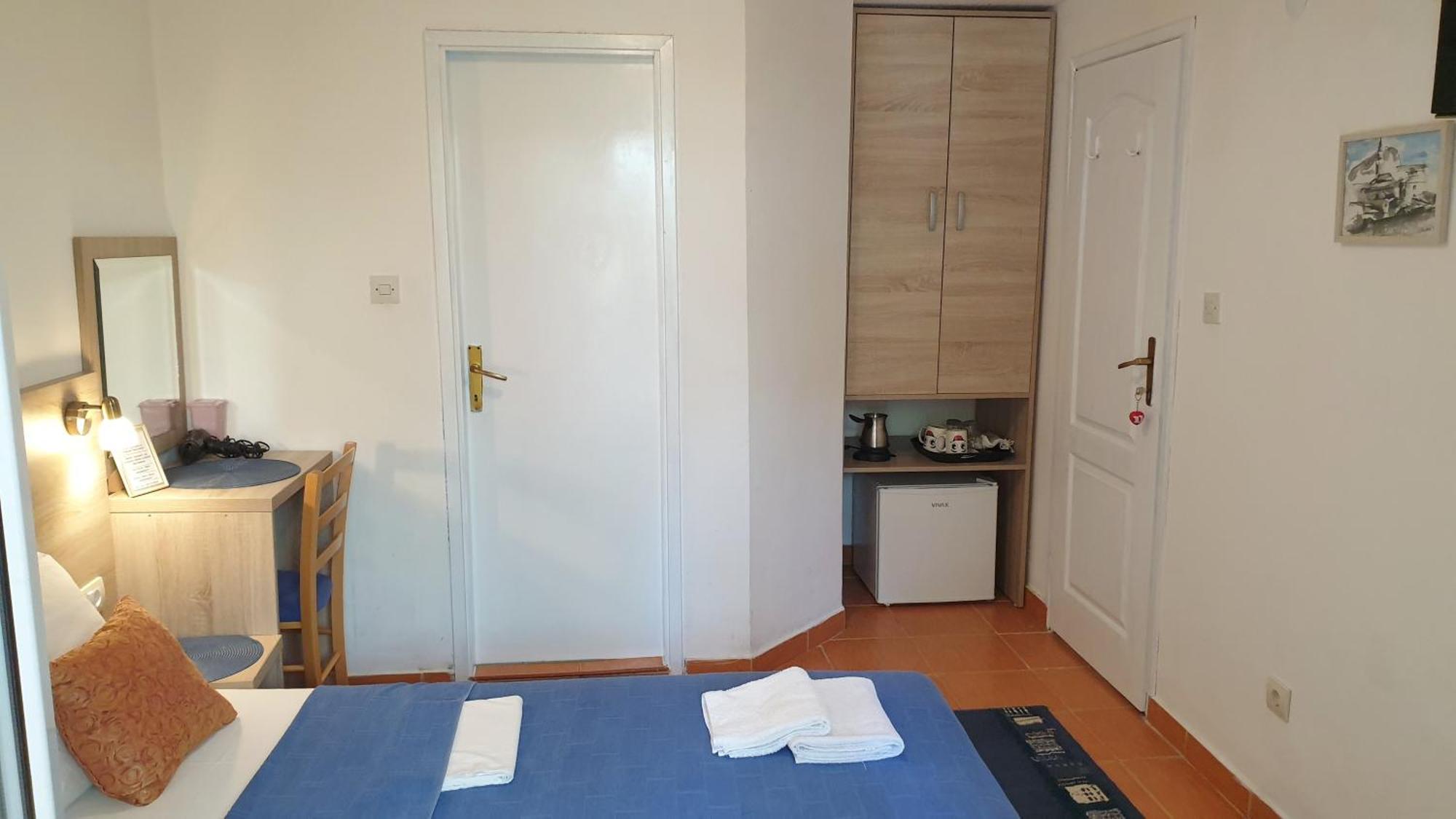 Guesthouse Tri Palme Bečići エクステリア 写真