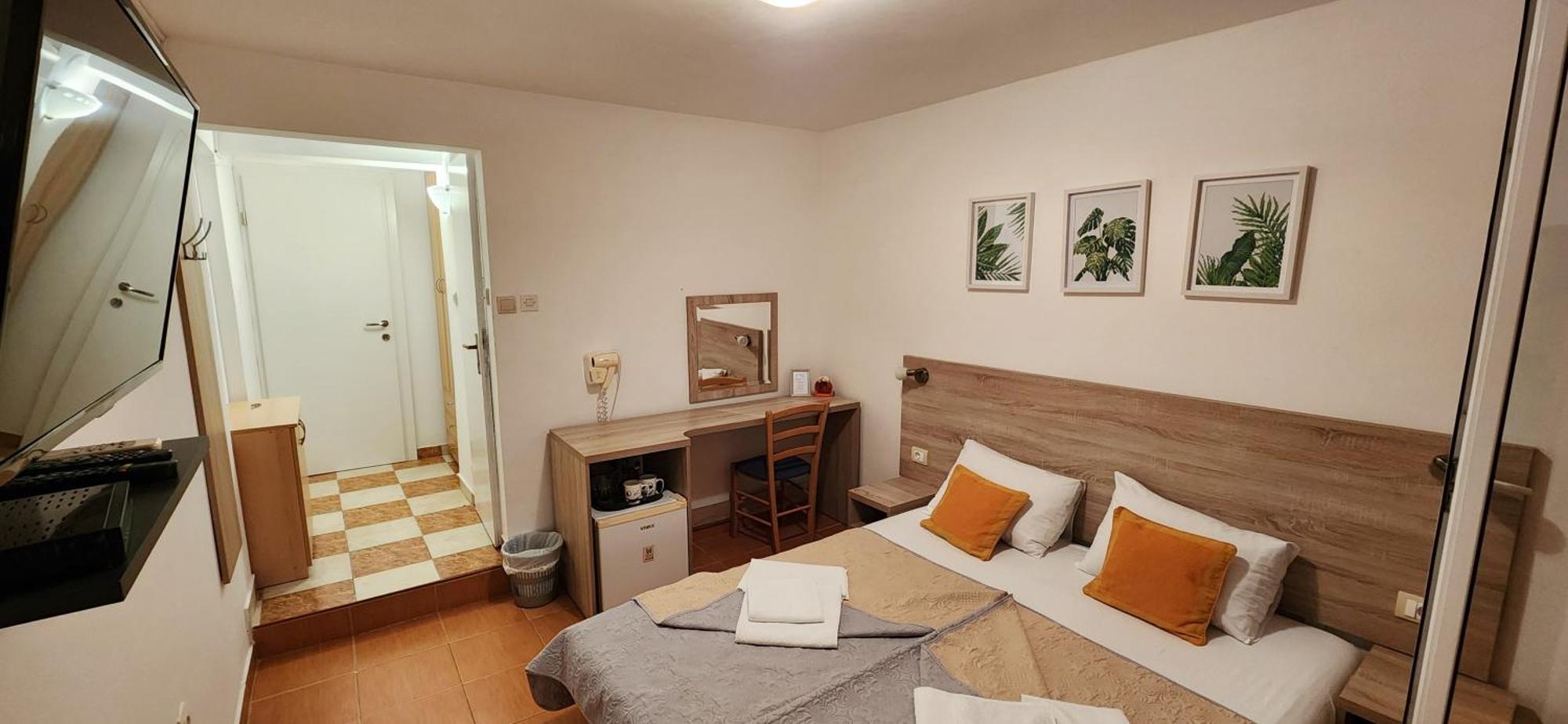 Guesthouse Tri Palme Bečići エクステリア 写真