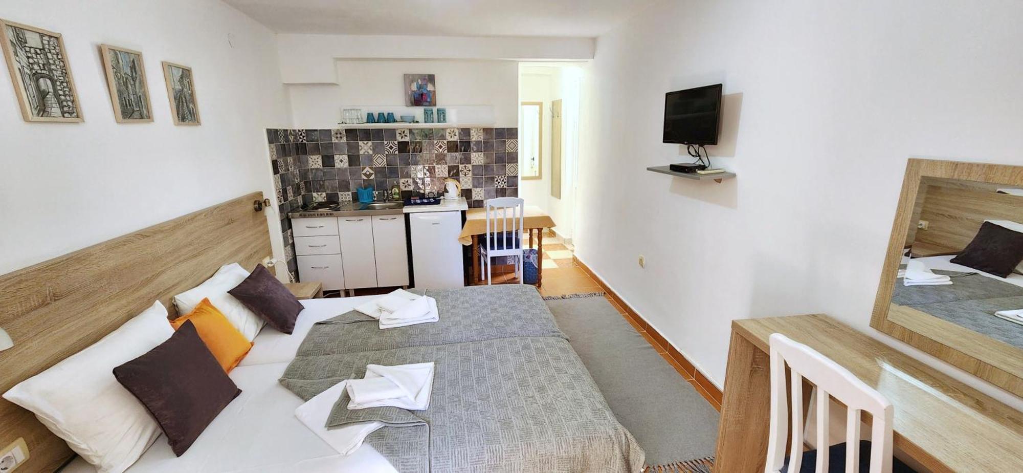 Guesthouse Tri Palme Bečići エクステリア 写真