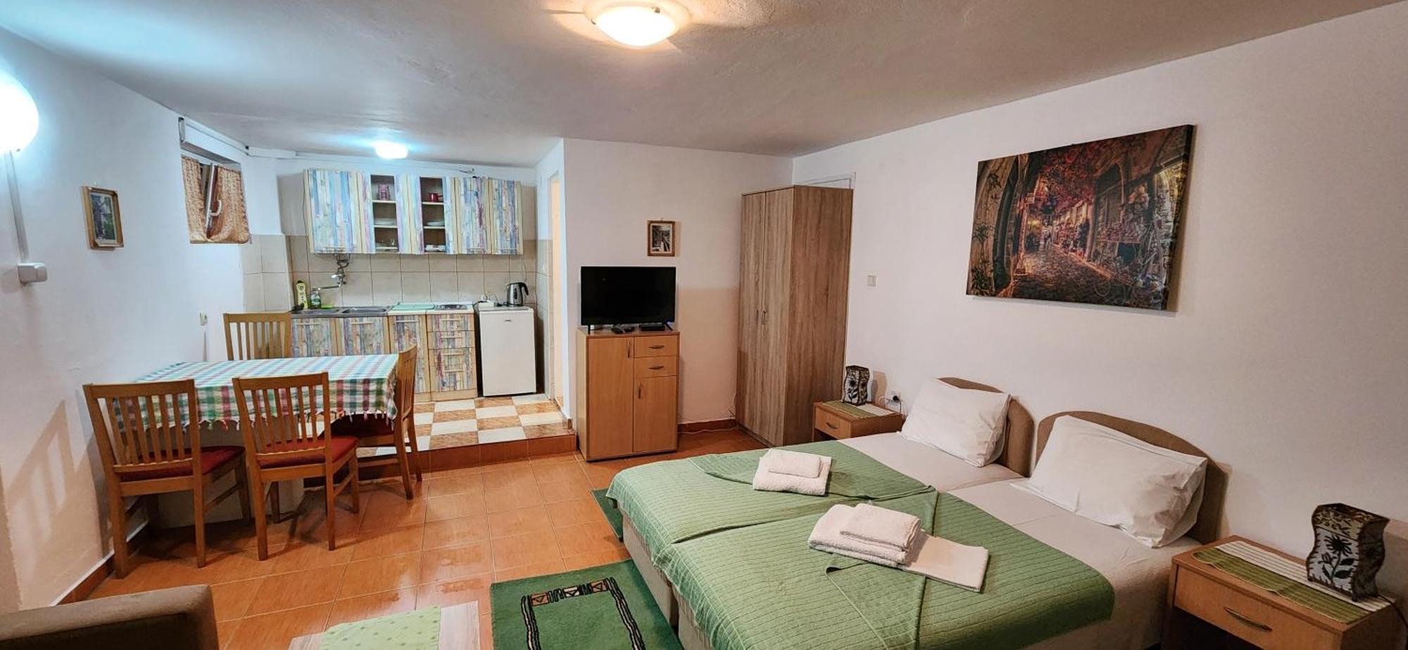 Guesthouse Tri Palme Bečići エクステリア 写真