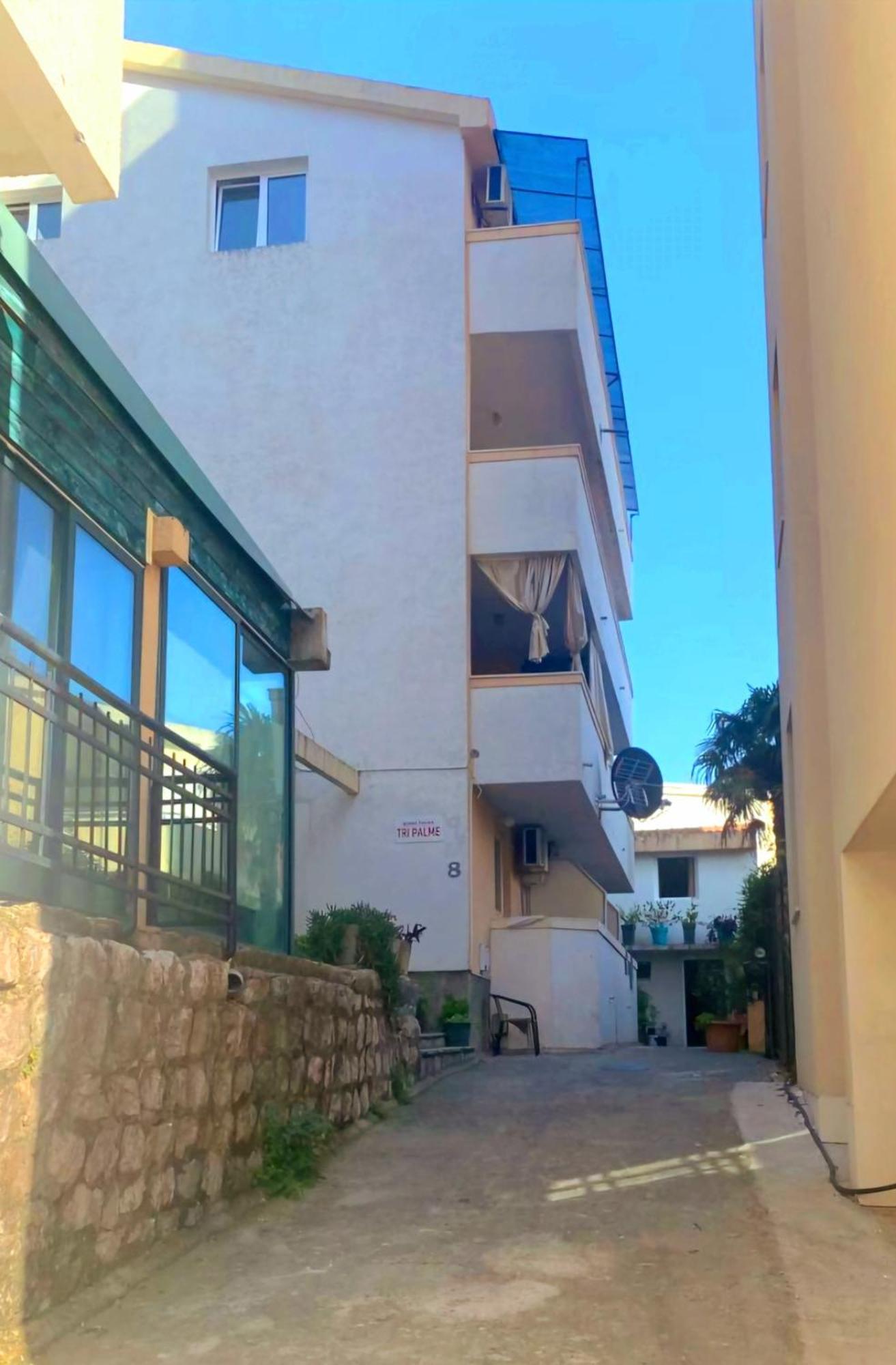 Guesthouse Tri Palme Bečići エクステリア 写真