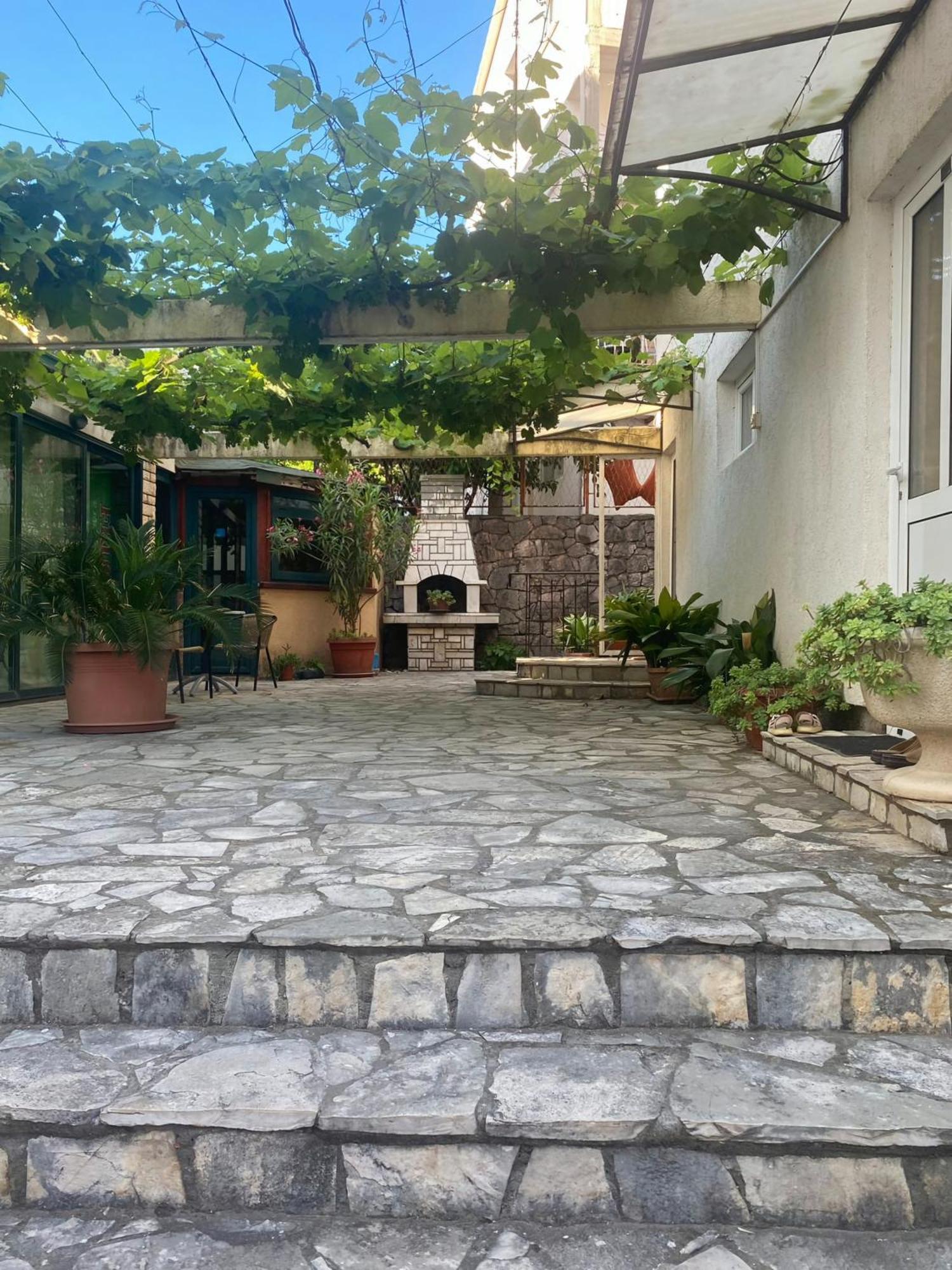 Guesthouse Tri Palme Bečići エクステリア 写真